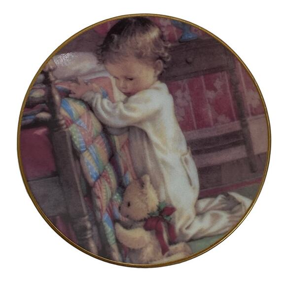 A Child's Christmas Porcelain Plate With Stand Heirloom Collection - Picture 2 of 7